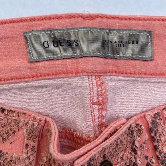 New GUESS Women’s Animal Print Jeans SZ 28 - Picture 6 of 9